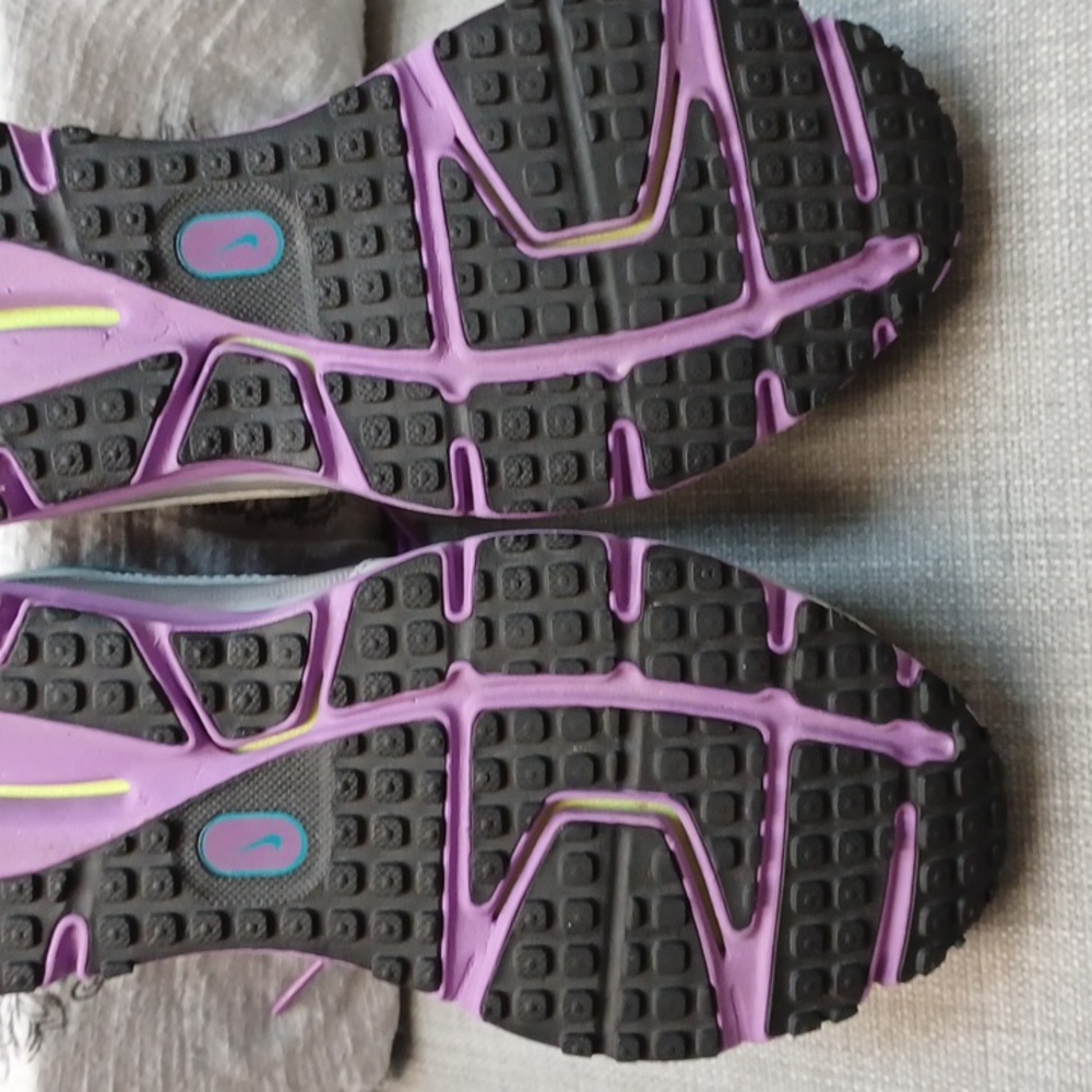 Nike Purple and Teal Sneakers Size 7 - Picture 9 of 13